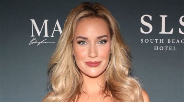 Ashley Graham’s Bio, Height, Weight, Measurements, Net Worth, Dating History & More