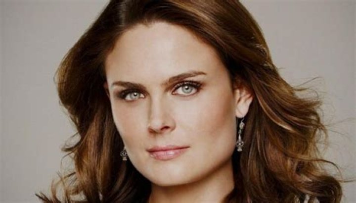 Emily Deschanel Height, Weight, Measurements, Bra Size, Shoe Size