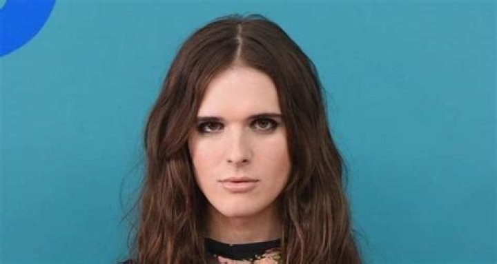 Hari Nef Height, Weight, Measurements, Bra Size, Shoe Size